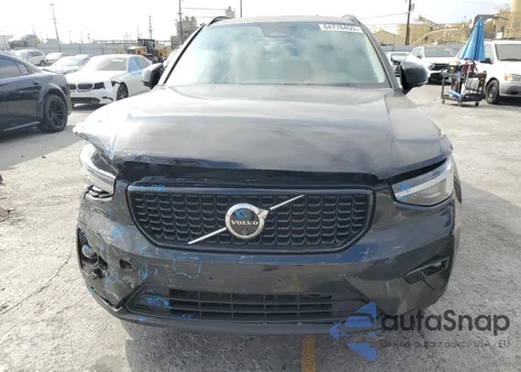 2024 Volvo Xc40 Plus z USA, uszkodzony, nr VIN YV4L12ULXR2209061